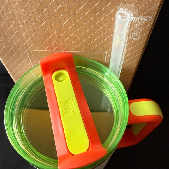 New Stanley 40oz White Mug with Orange and Green Accents with Straw - Picture 4 of 6